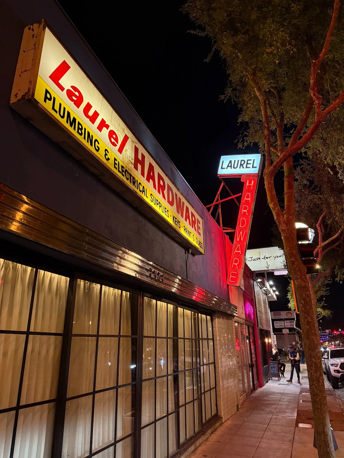 Laurel Hardware