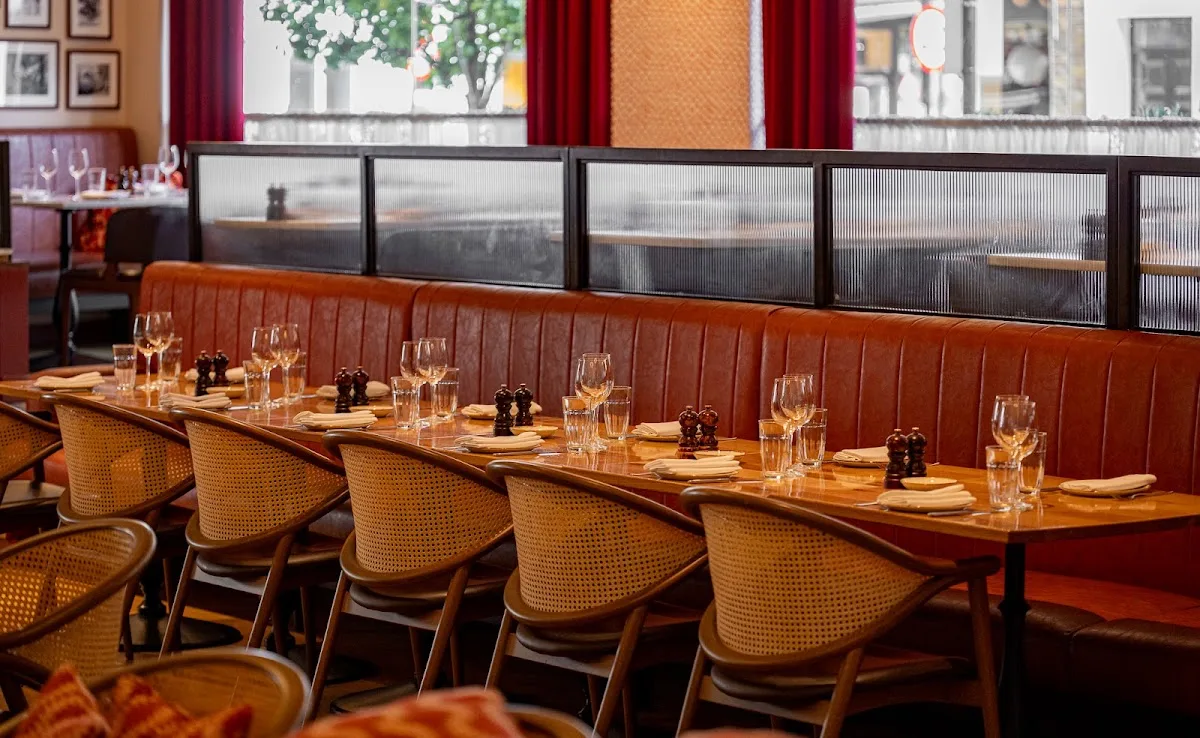 TOZI Restaurant & Bar, Victoria