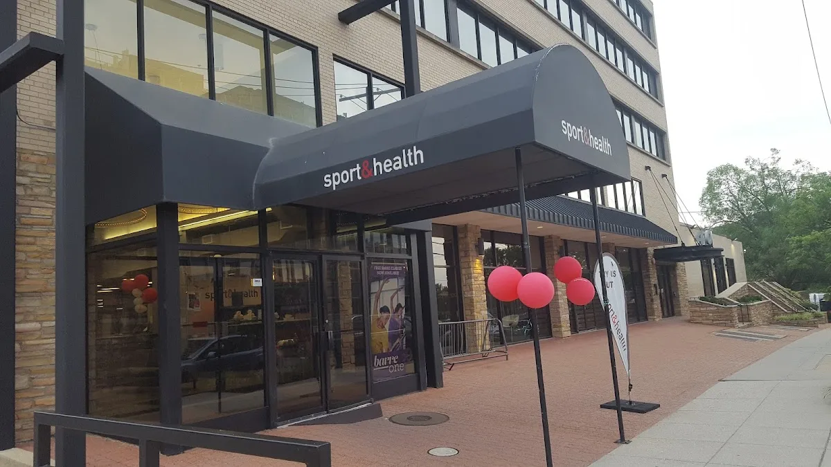 Onelife Fitness - Tenleytown