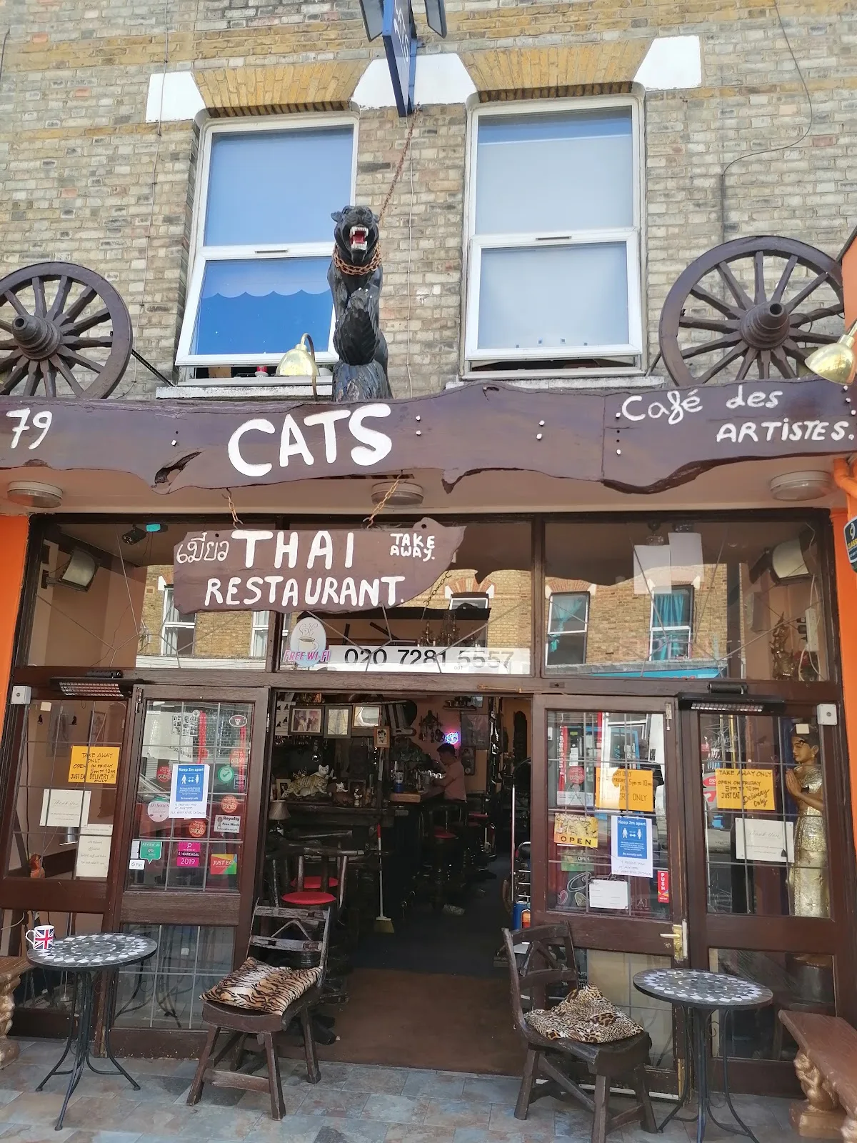 Cats Cafe des Artistes Thai Restaurant