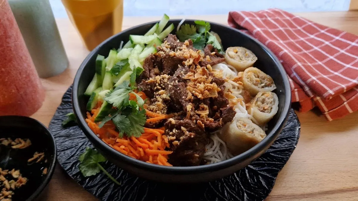 Happy bò-bún