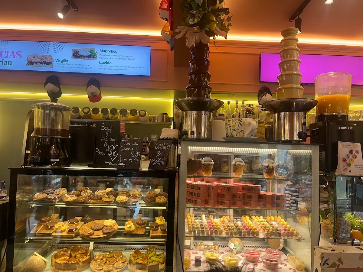 PAPOU JUICE BAR
