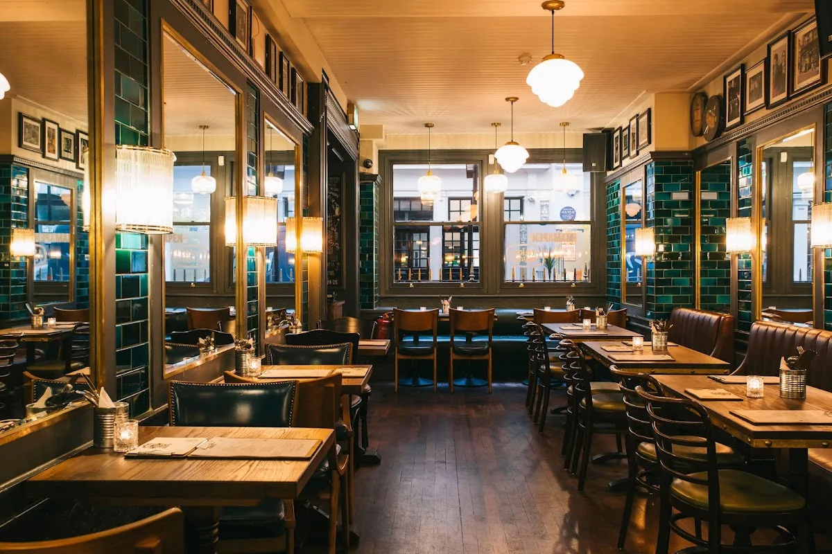 The Sun & 13 Cantons, Soho