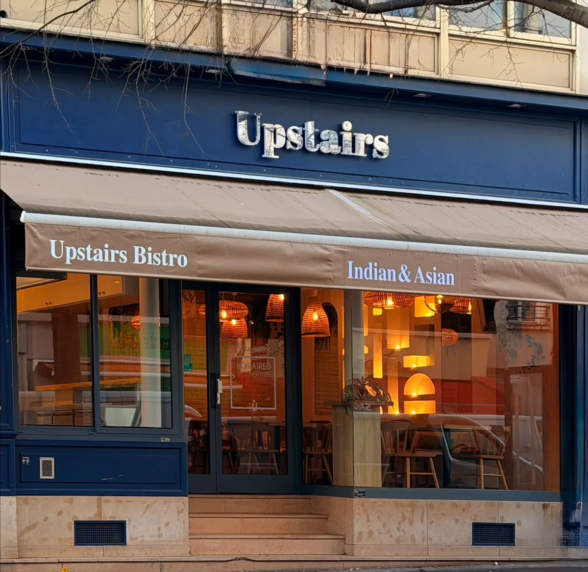 Upstairs Bistro Paris