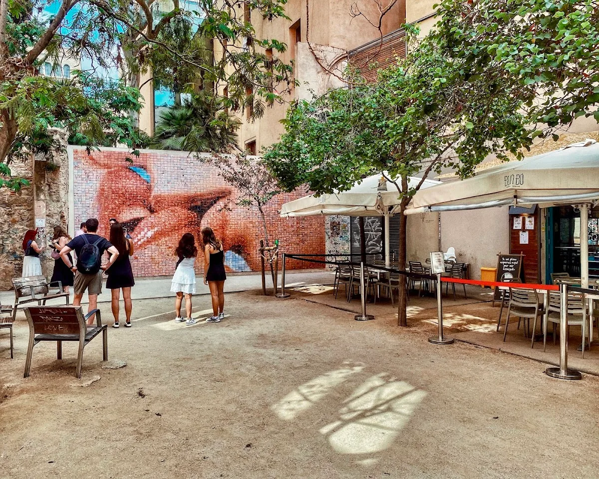 Plaça d'Isidre Nonell
