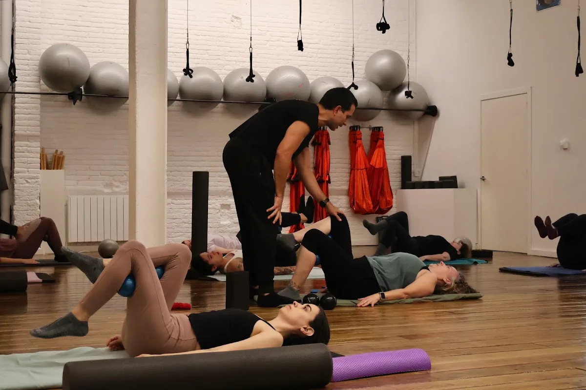 dona 10 Centre de Pilates i Ioga Barcelona - Sagrada Família