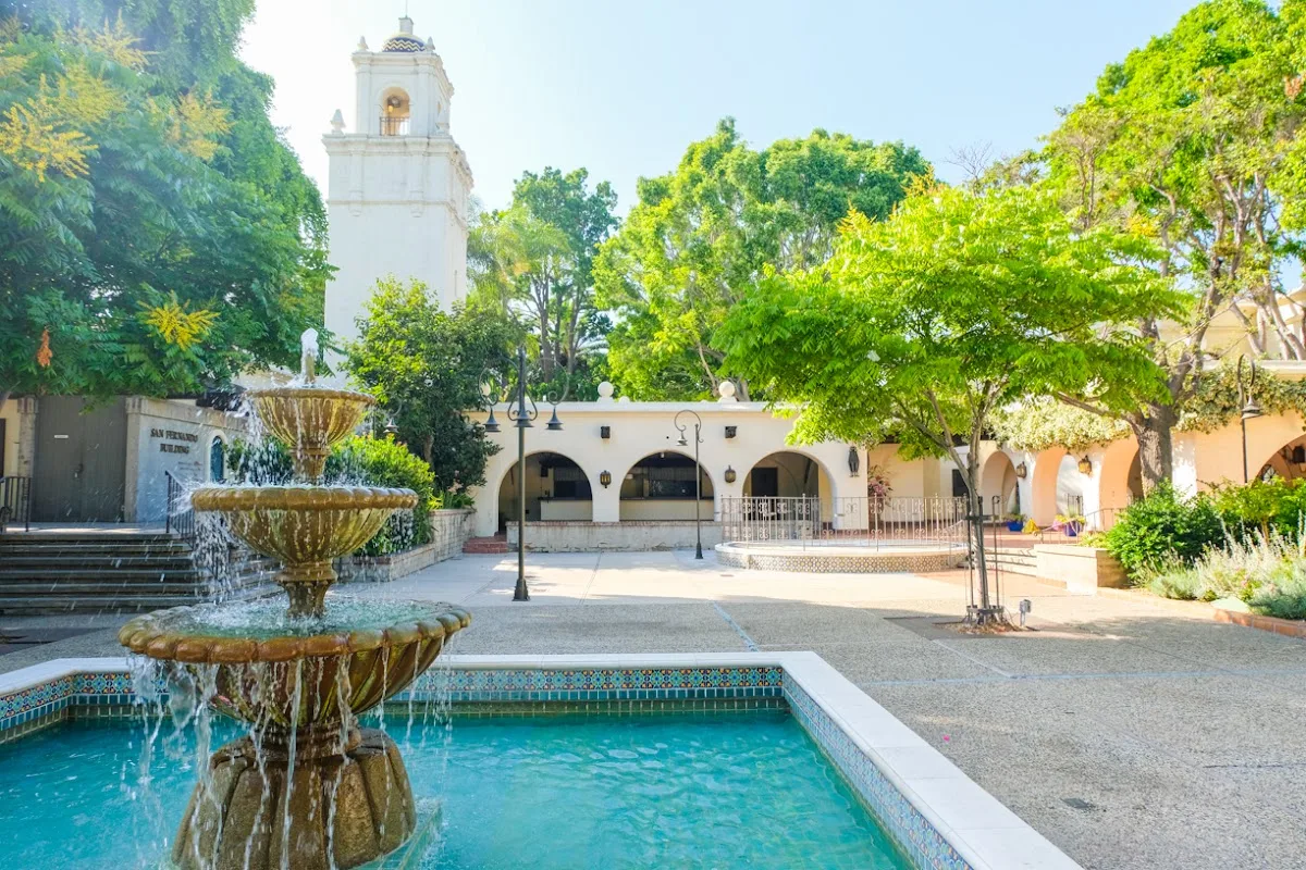 La Esquinita - River Garden Park