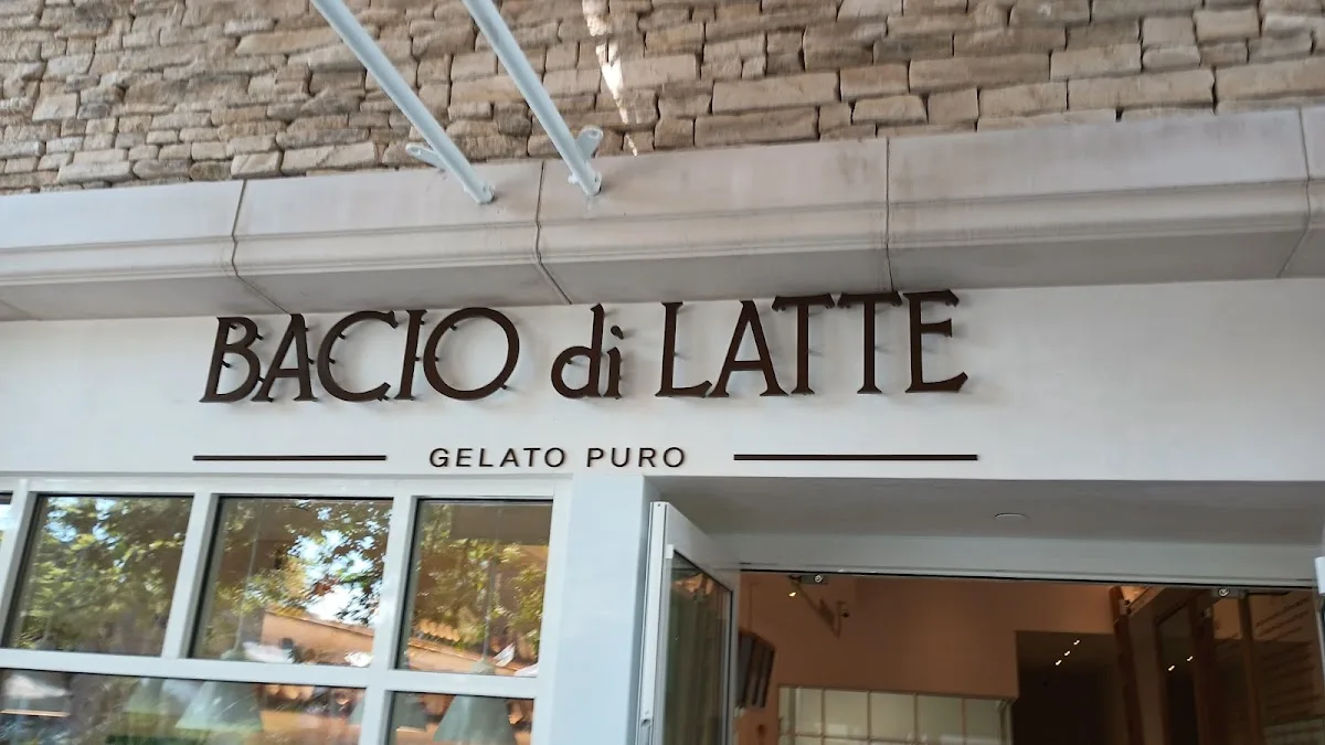 Bacio di Latte | Topanga Village, LA