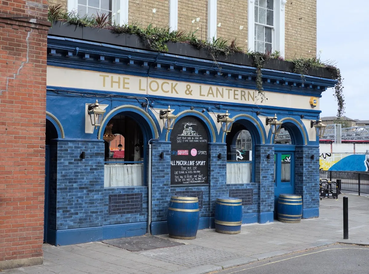 The Lock & Lantern