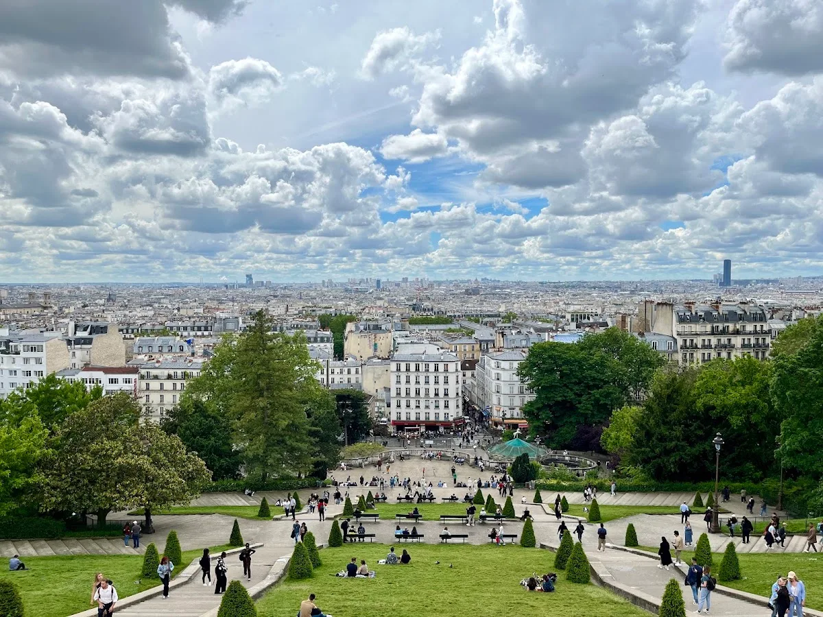Square Louise Michel
