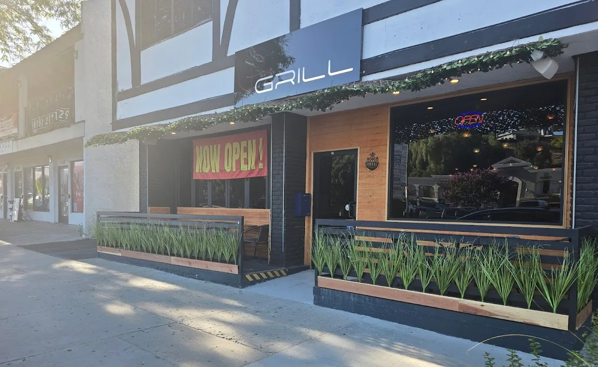 Pom Grill