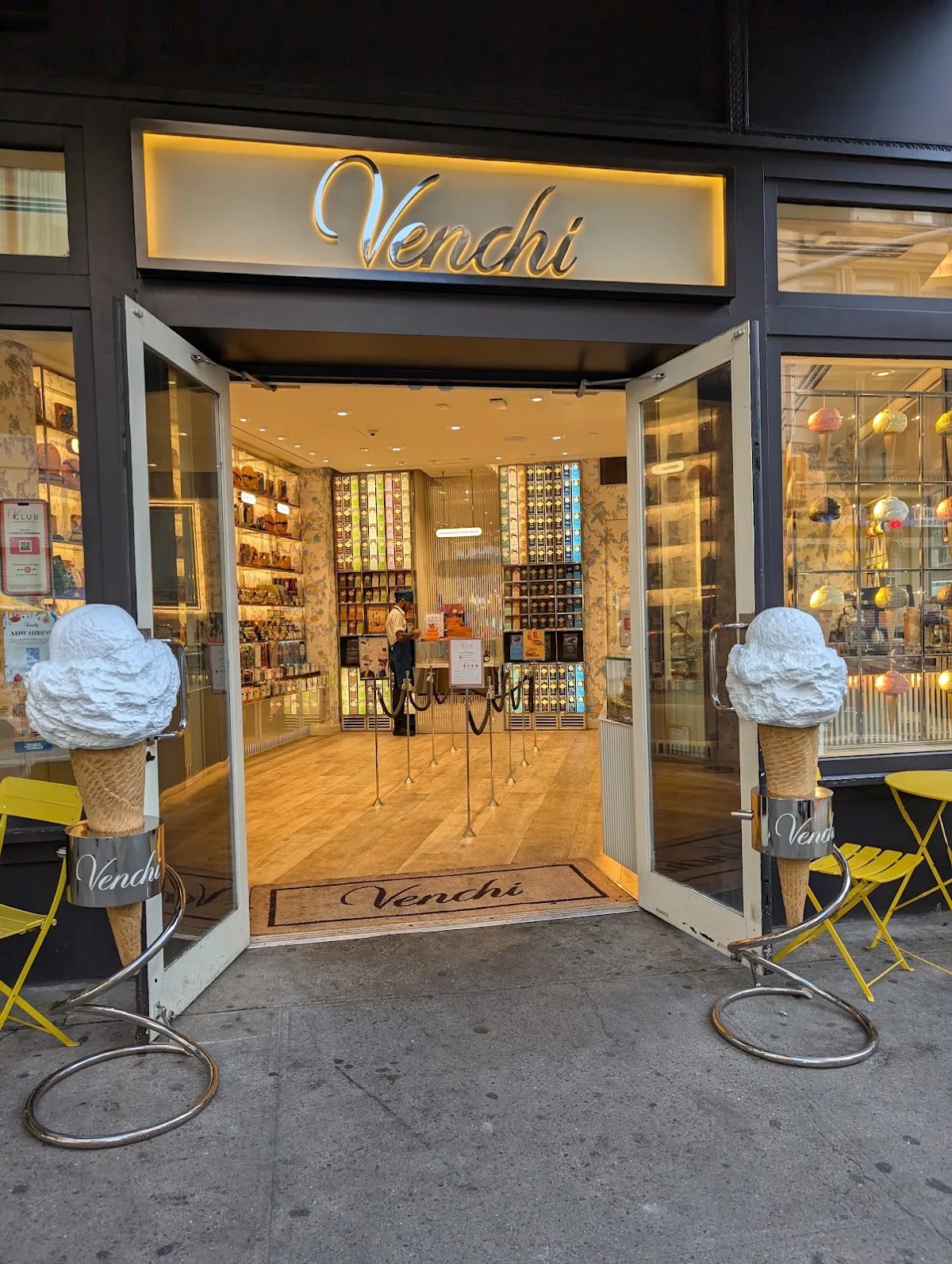 Venchi Chocolate and Gelato NOMAD