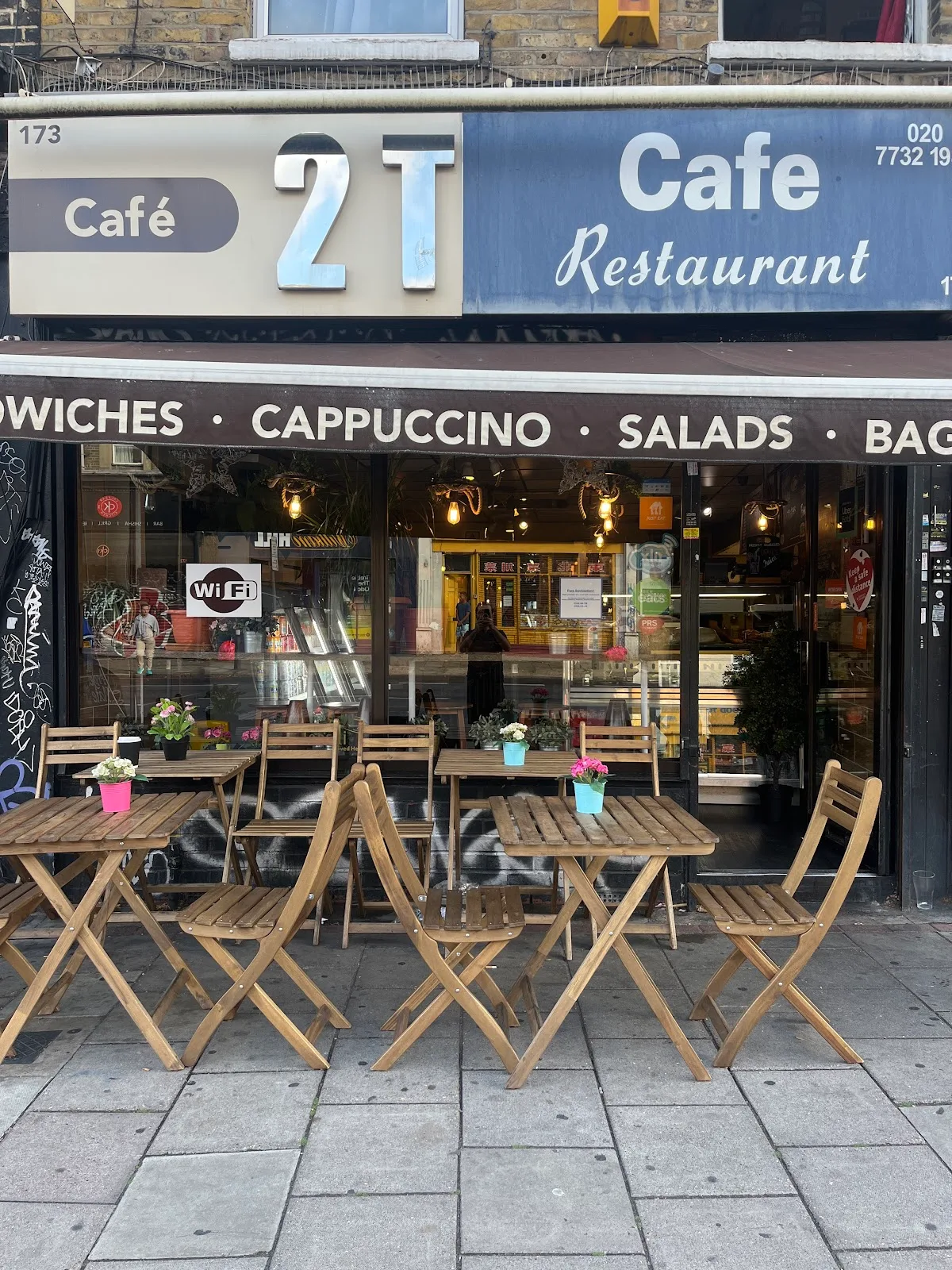 2 T's Cafe London