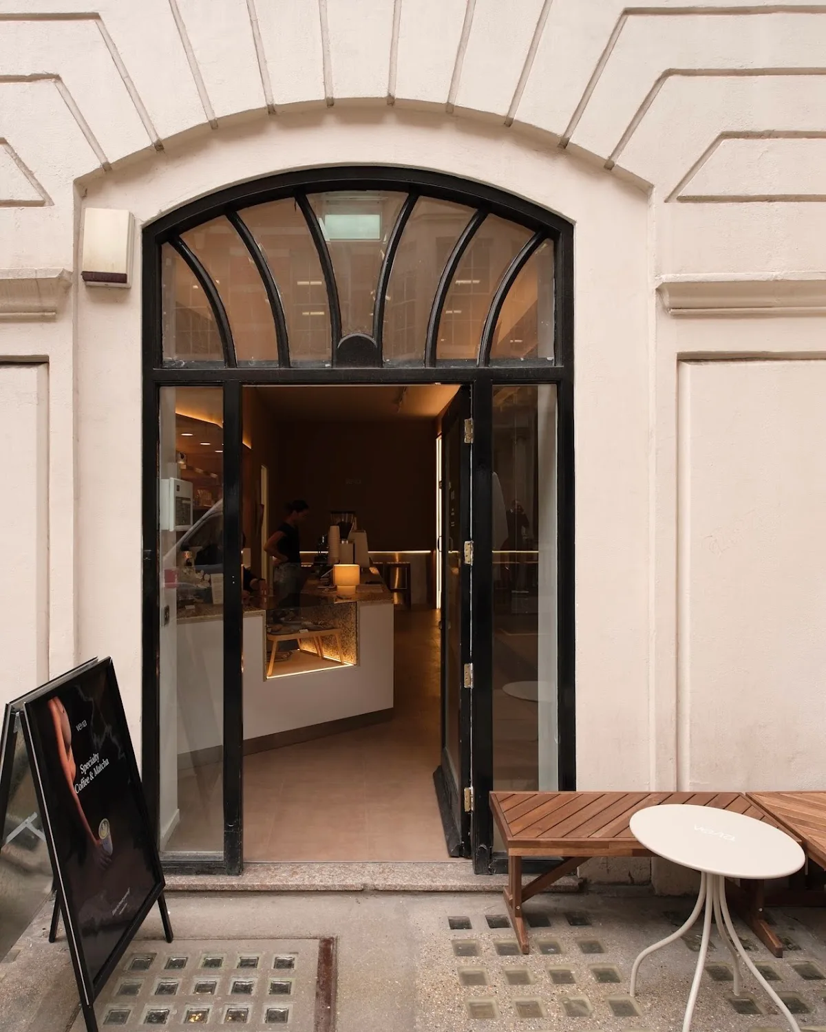 VE/LA Mayfair
