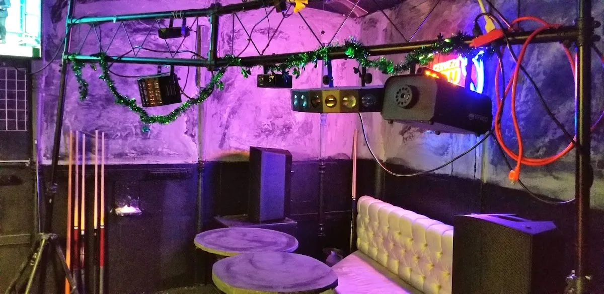 Paradise Bar