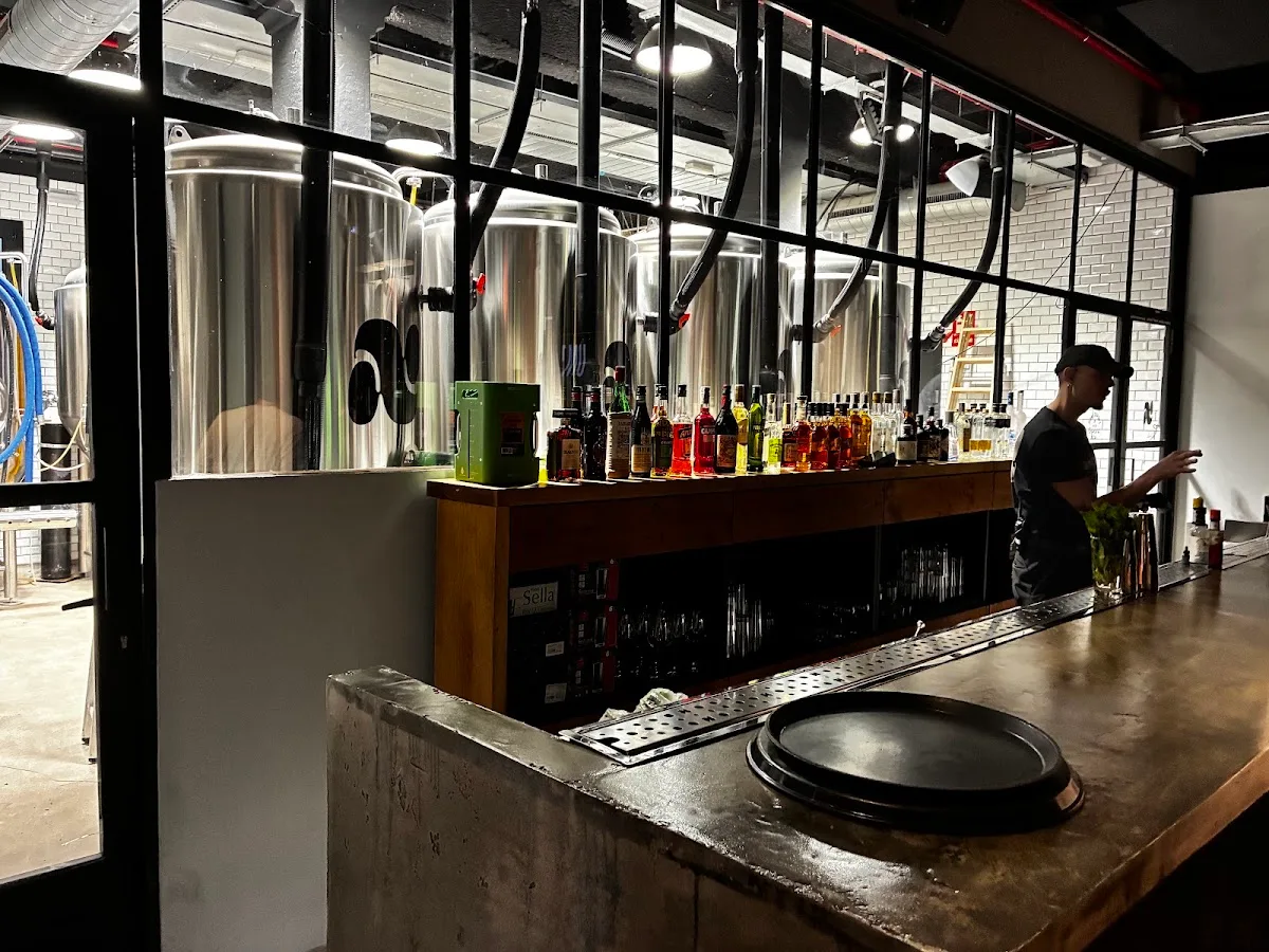 la textil collective / 303 audiophile bar