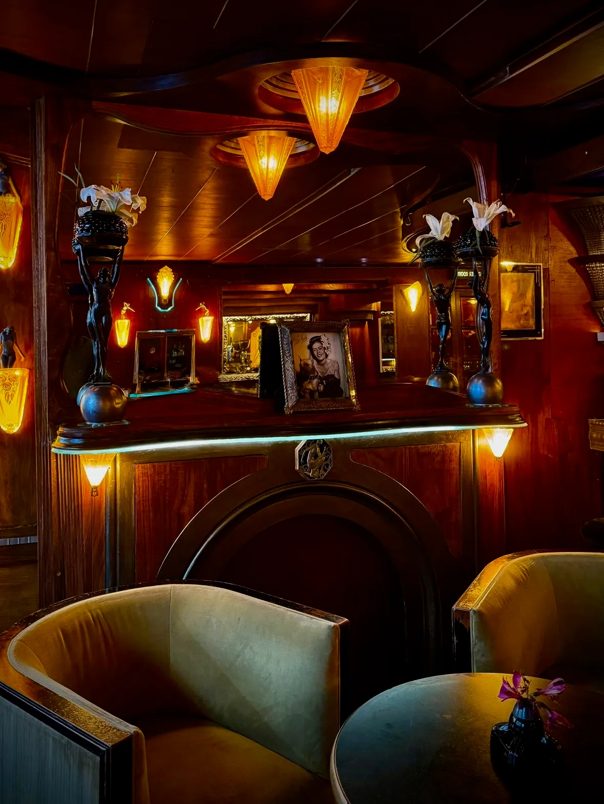 Zinc Bar