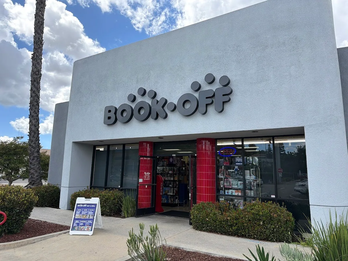 BOOKOFF Woodland Hills Store