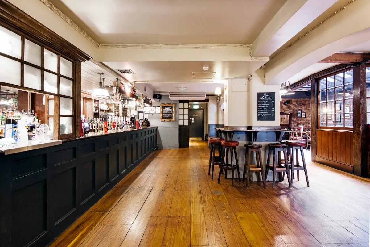 The Hoop and Grapes