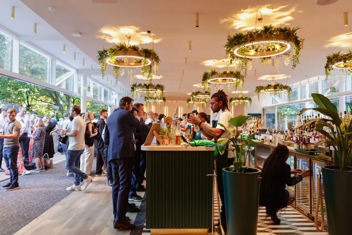 Oasis Bar & Terrace