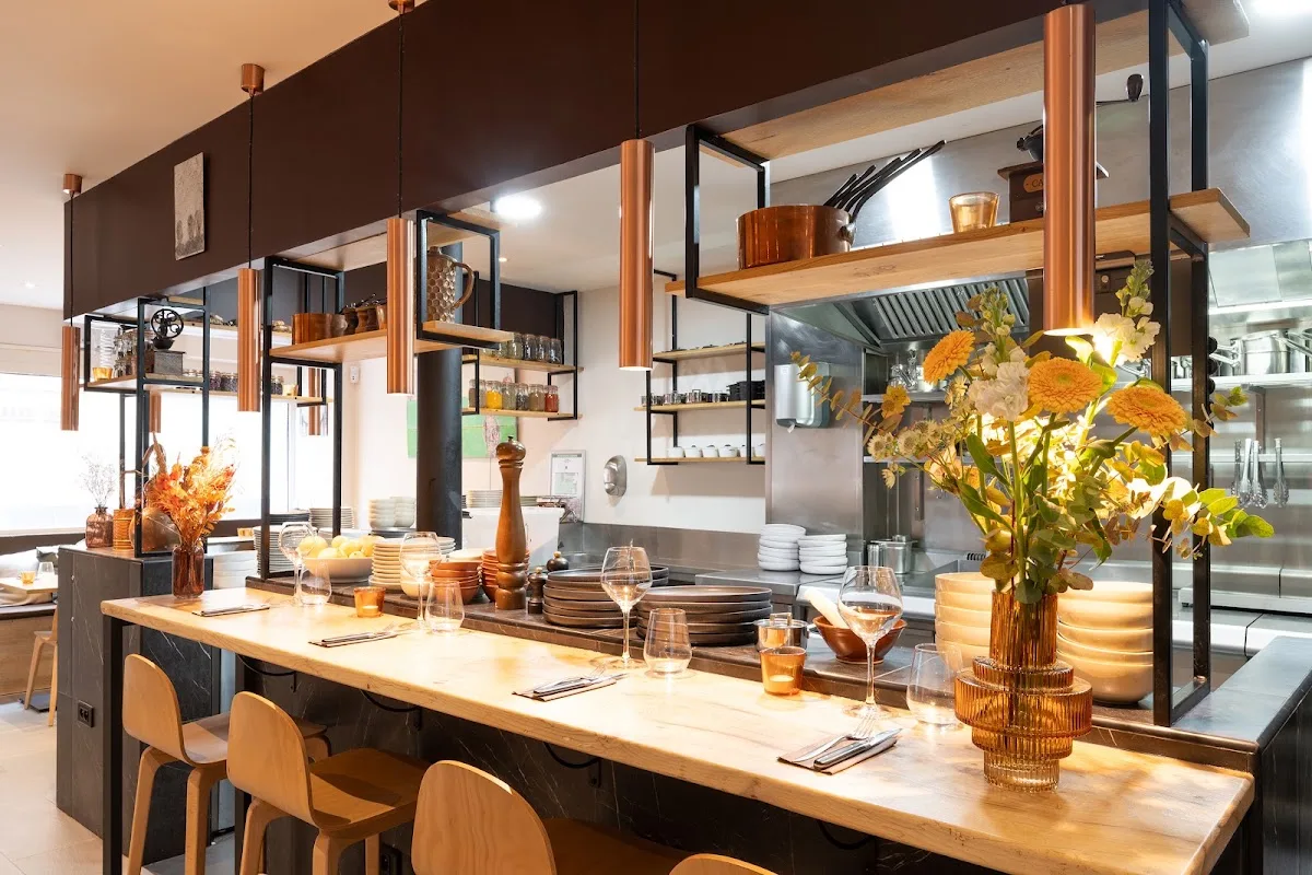 Lesar Restaurant