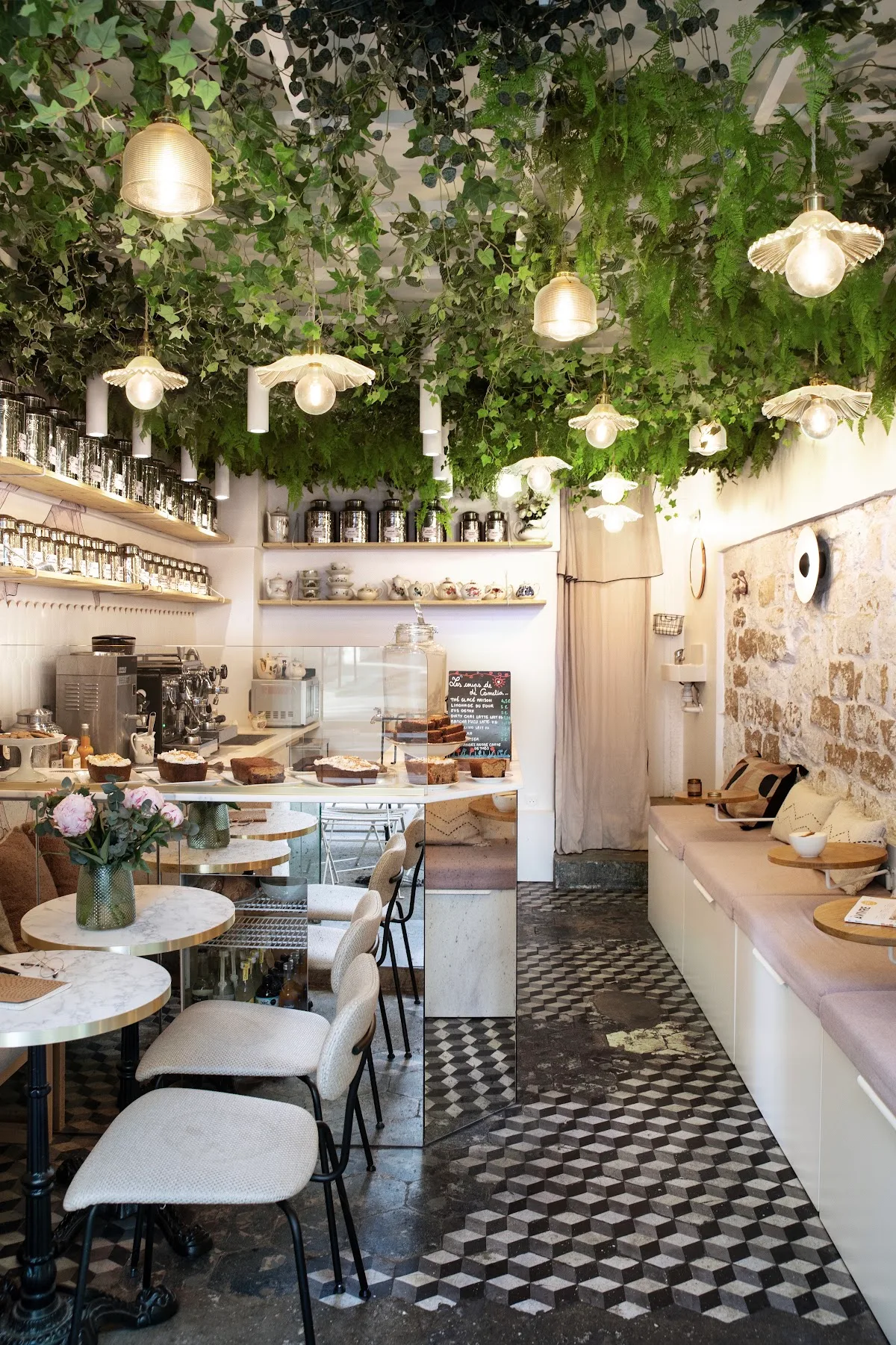 SALON DE THE CAMELIA